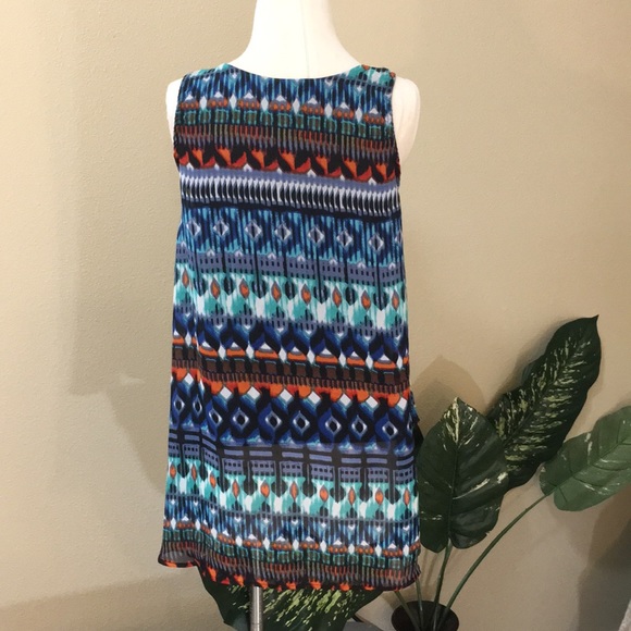 Gorgeous flowy top by COCOMO, size small - Picture 3 of 7